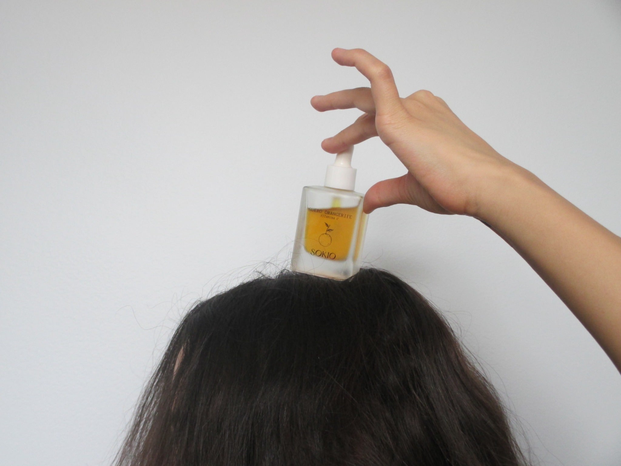 Suero Orangerie Sokio sobre el cabello